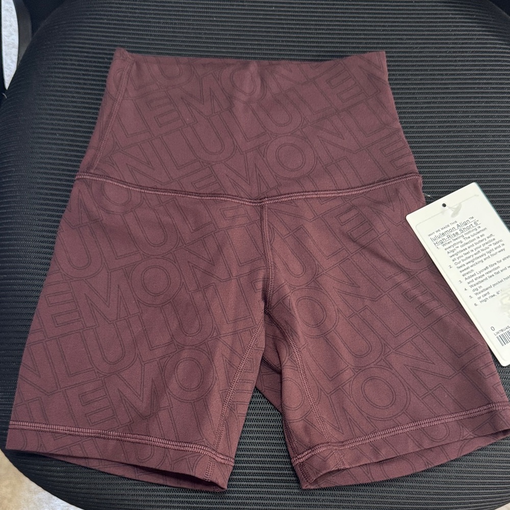 lululemon athletica Align HR Short 6” Sz0 Linear Wordmark Goodnight Plum Multi